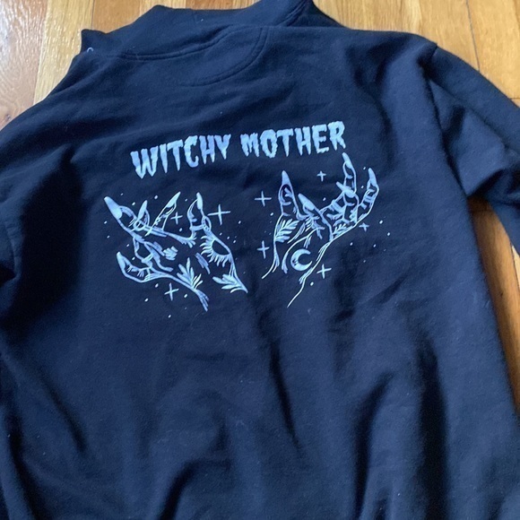 Free The Mother Tops - Free The Mother Witchy Mother hands zip hoodie size M EUC.